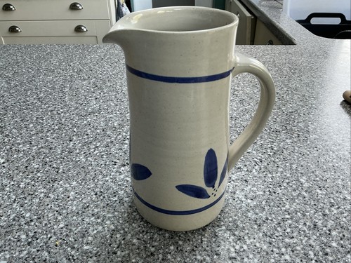 Abaty studio pottery hand - abaty,