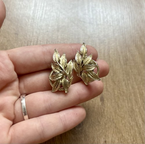 Vintage coro gold tone - vintage,
