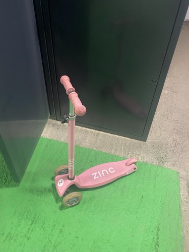 Zinc three wheeled - zinc, folding