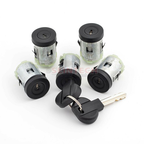 Barrel lock set door - ,,