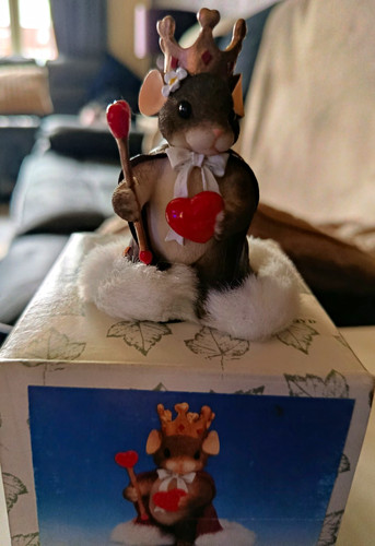 Mouse ornament figurine - mouse, 'king