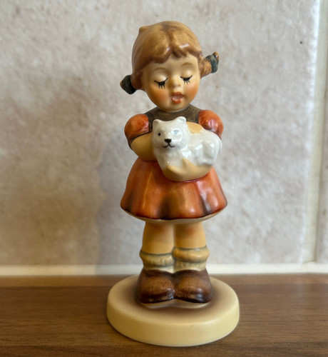 Hummel goebel figurine girls - a,