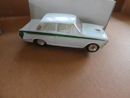 Airfix ford cortina - airfix,