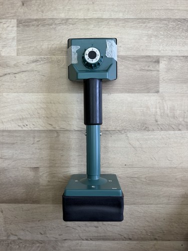 Carpet stretcher knee kicker - carpet,