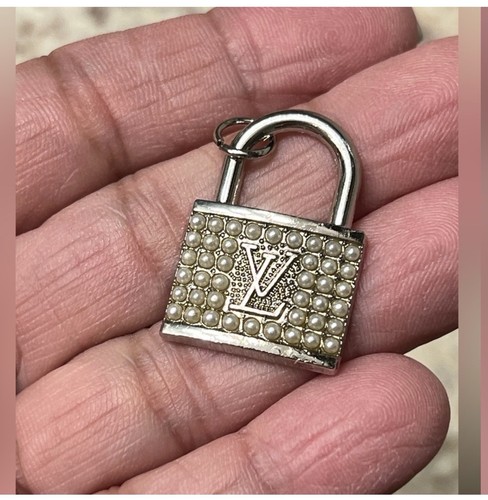 Louis vuitton zipper pulls - vuitton,