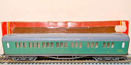 Hornby r437 composite coach - composite,