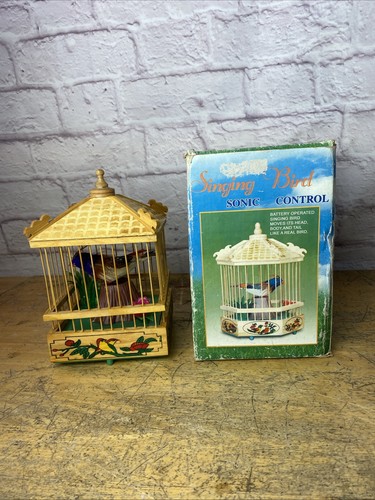 Vintage singing moving - vintage, bird