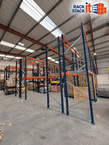 Used stock room pallet racking - room,