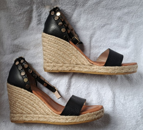 Russell bromley coin - &,