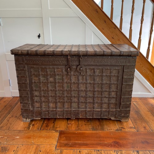 Large wooden trunk dowry - trunk,