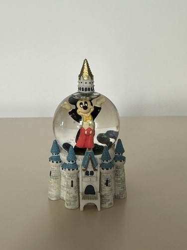 Disney snowglobe walt - walt,
