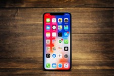 Apple iPhone XS - 64GB - Space