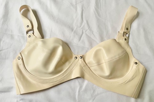 Latex white cup design bra - white,