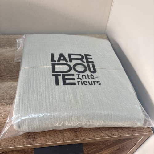 Brand new redoute - la,