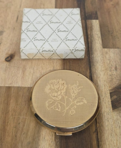 Stratton powder compact - stratton,