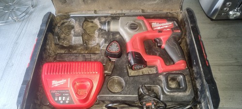 Milwaukee m12ch 12v fuel - 12v,