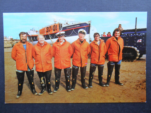 Lifeboat crew scarborough - &,