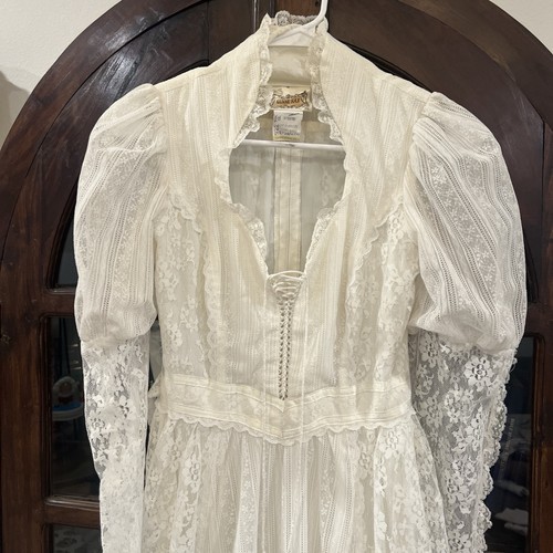Beautiful vintage gunne sax - beautiful,