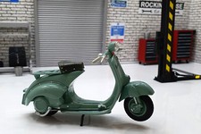 Vespa 125 U 1953 1:18 Scale