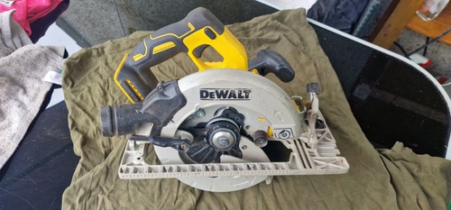 Dewalt dcs572 18v brushless - dewalt,