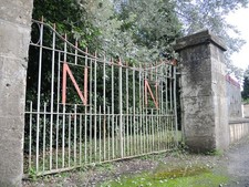 Photo A1 N N gates