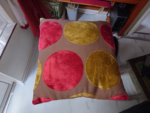 Cushions brown colour - x,