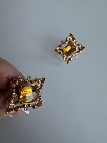 Vintage gold tone screw - vintage, back