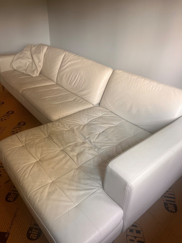Natuzzi white leather corner