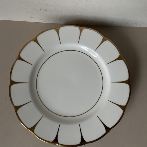 Vintage royal vale - royal, daisy
