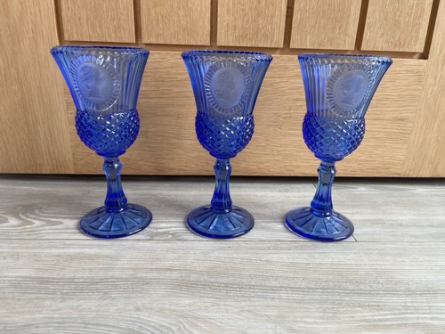 Blue glass cameo - blue,