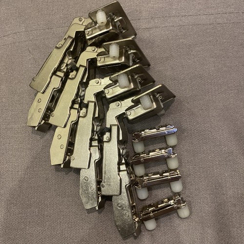 Blum clip hinge full - -on,
