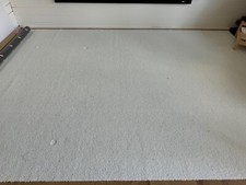 White 8mm Artificial Grass 1300gr/m2 Sizes: 2.65m x 4m USED - Collect Essex