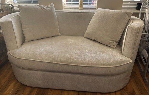 Seated cuddle chair - 2,