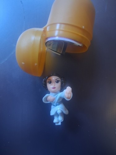 Kinder egg star wars - star,