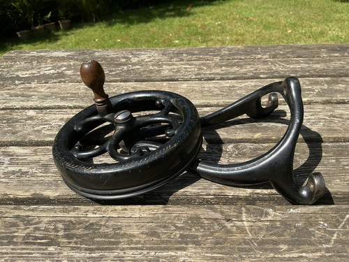 Vtg antique sewing machine - sewing,