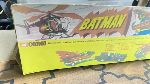 1976 corgi batmobile - 40,