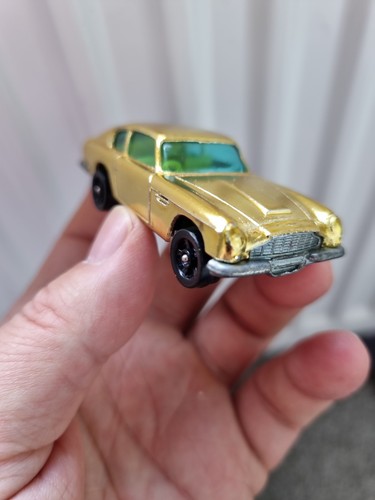 Corgi rockets aston martin db6 - aston,