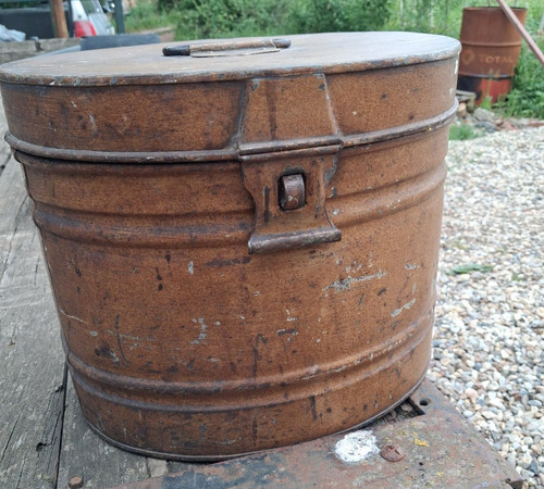 Vintage metal hat - metal, box
