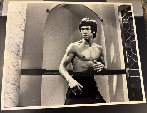 Bruce lee photo still enter - lee,