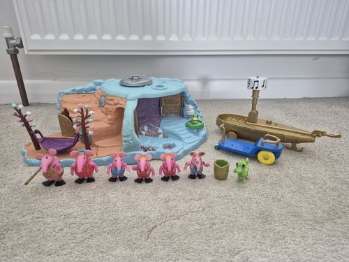 Rare the clangers home - rare,