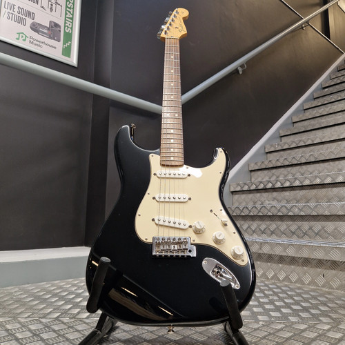 Pre owned fender standard - pre-owned,