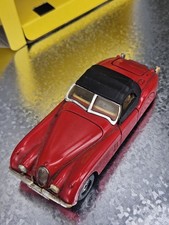 2 Jaguar XK120 1952.1953  804 803  Corgi 50's Classics.