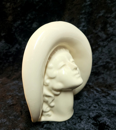 Vintage white usa pottery - usa, art