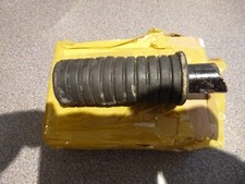 SUZUKI GT500  REAR FOOTREST SINGLE USEABLE UNIT CAME WITH SPARES FROM A GT500