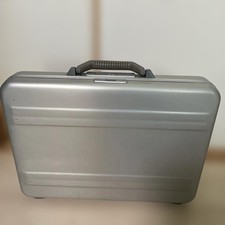 ZERO HALLIBURTON Attache