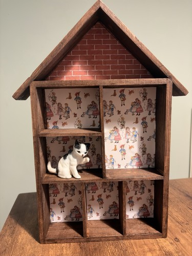 Vintage small porcelain cat - small,