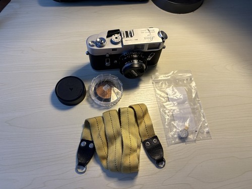 Leica chrome camera body - camera, +