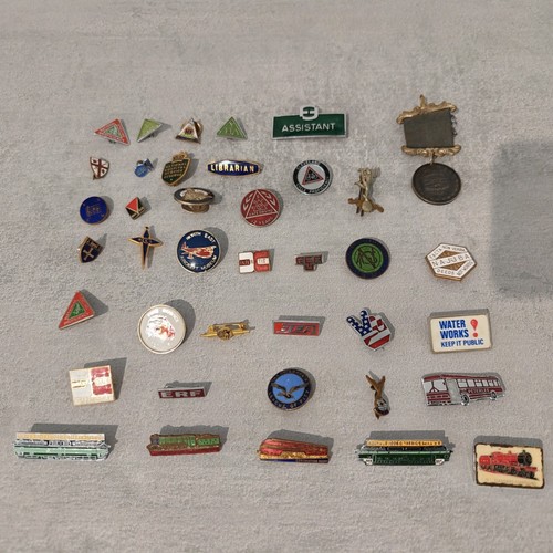 Vintage enamel pin - enamel,