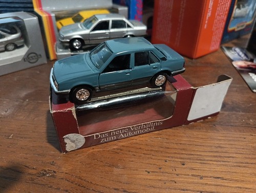 Boxed model gama opel - boxed,