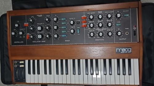 Mid 70s vintage moog minimoog - mid,